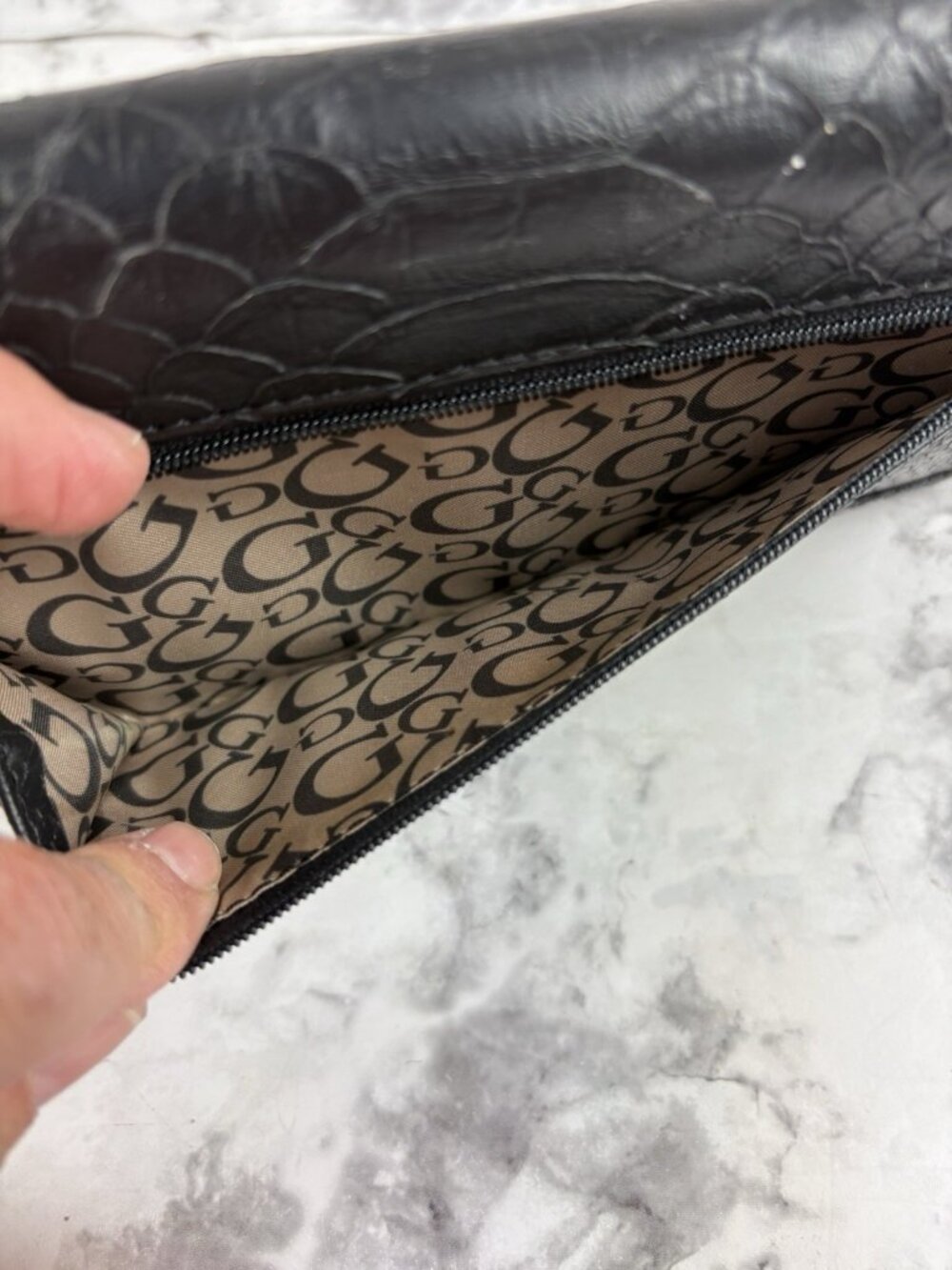 *Y2K GUESS Black Wallet Faux Snakeskin Texture Vintage Rhinestone Logo Plaque - Picture 7 of 9